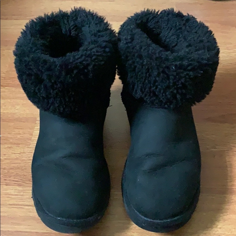 Used Black Uggs